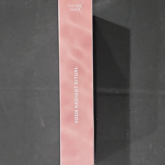 Solawave - 4-in-1 Anti-Aging Radiant Skincare Wand upc # 850035134887 new/sealed - Picture 4 of 6